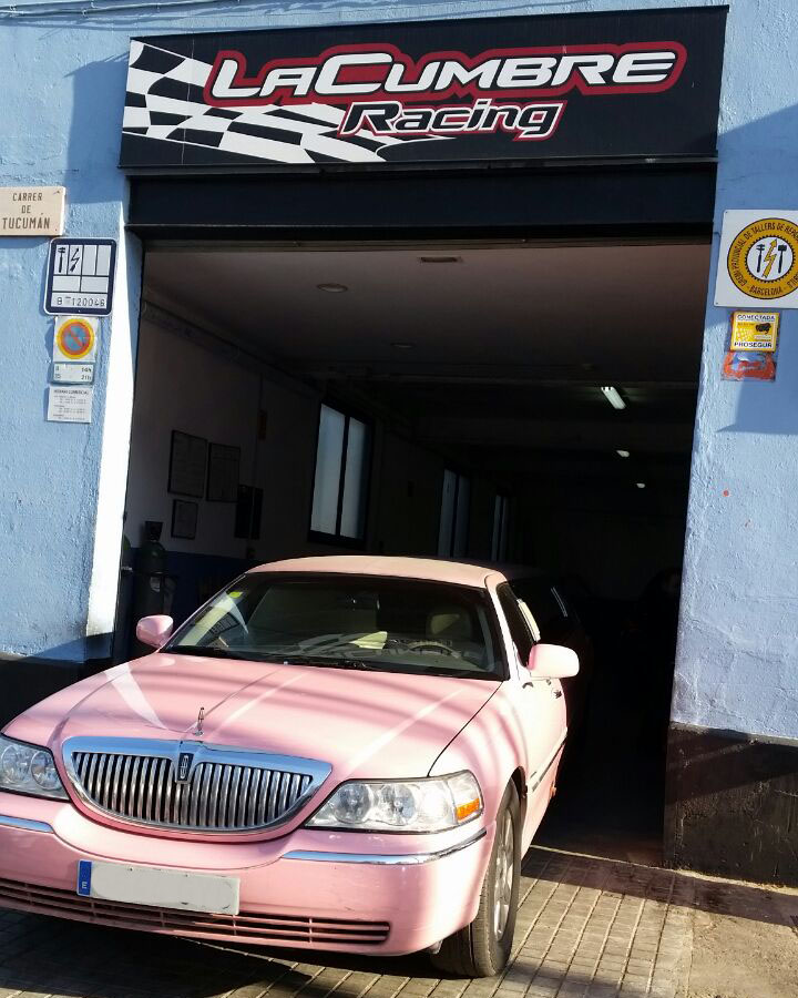 la-cumbre-racing-limusina-rosa-3
